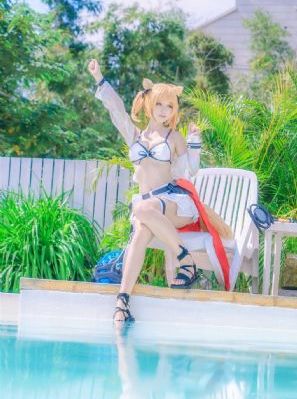 《能干的女秘书》电影_BD英语在线观看视频